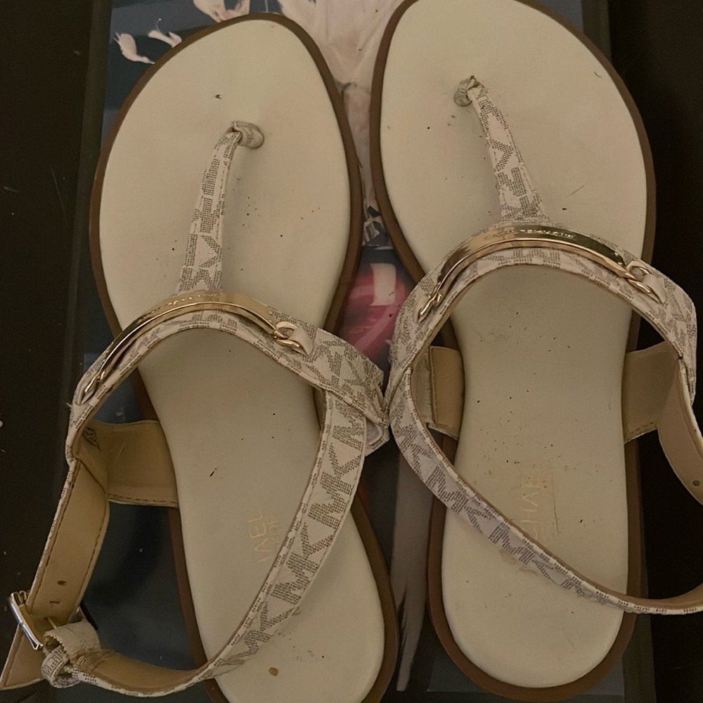 Michael kors sandals 6.5